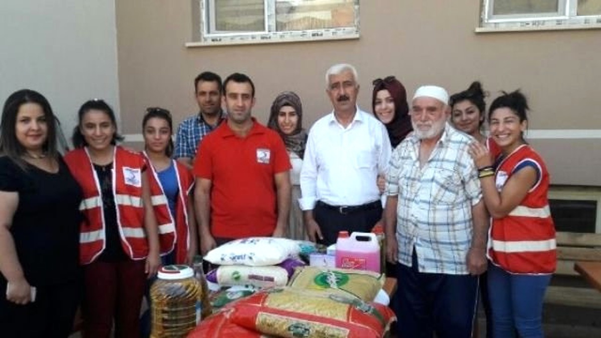 Türk Kızılayı\'ndan Ahıskalı Ailelere Yardım
