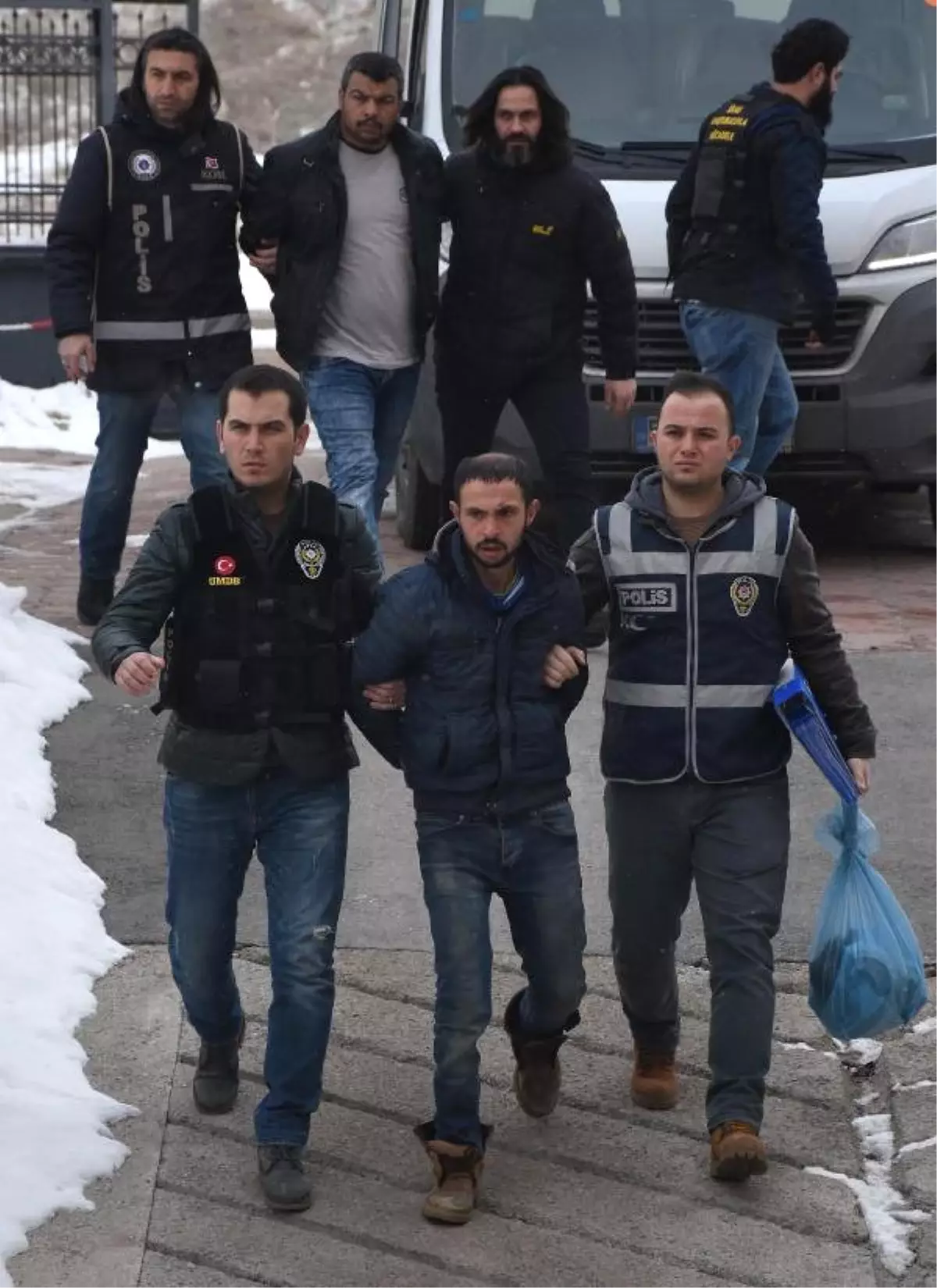 Sivas\'ta Uyuşturucu Operasyonu: 8 Kişi Tutuklandı