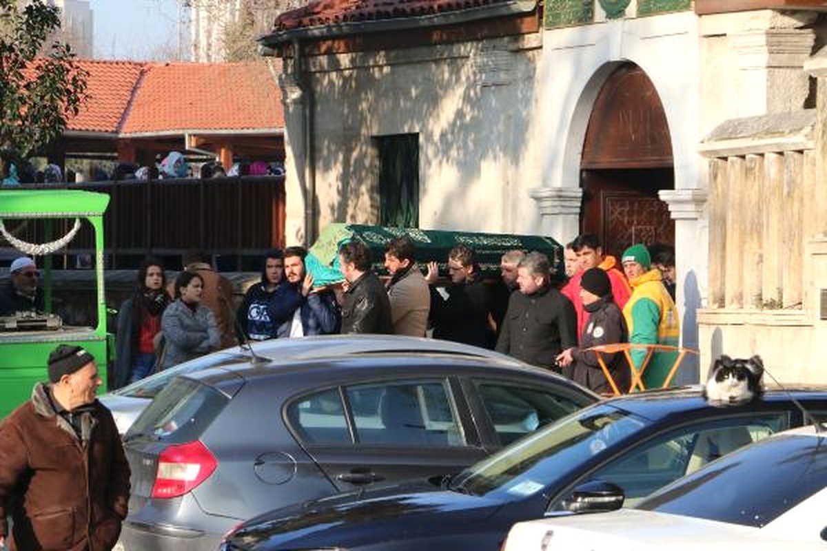 Yazlıkta Ölen İki Genç Son Yolculuklarına Uğurlandı
