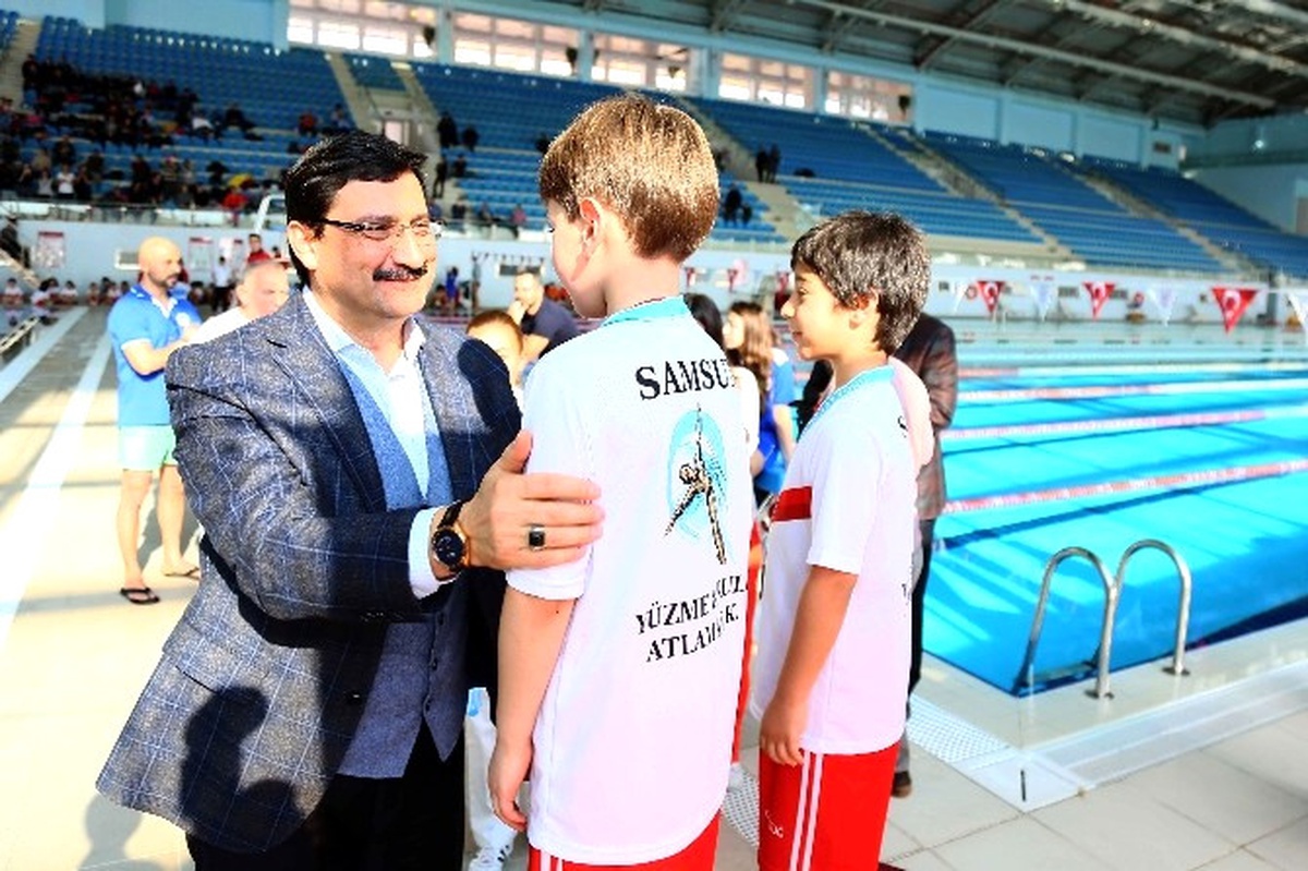 Yüzme Atlama Şampiyonası Nefesleri Kesti