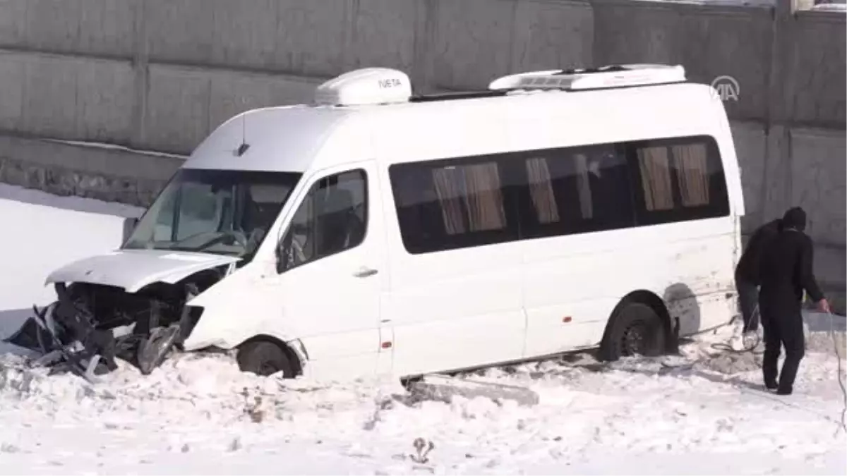 Zincirleme Trafik Kazası: 32 Yaralı