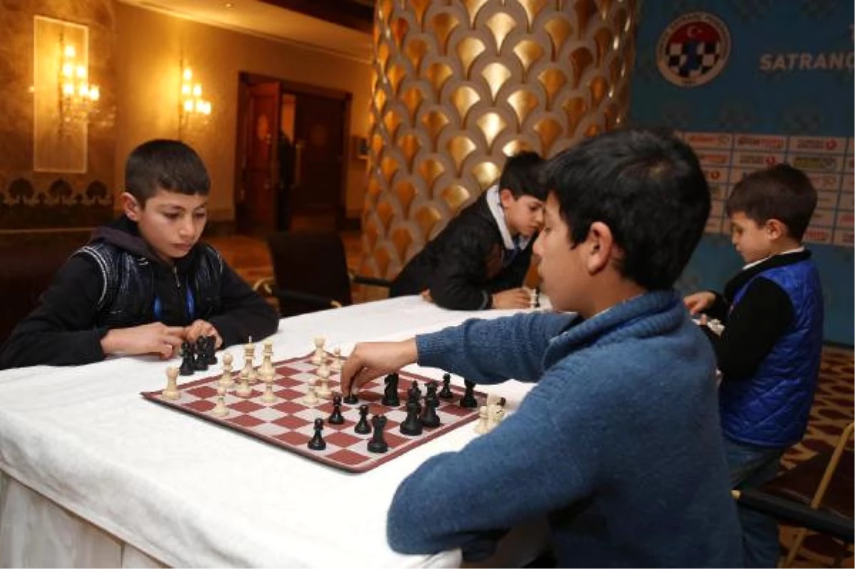 49 Hanelik Köyde Satranç Şampiyonları Yetiştiriyor