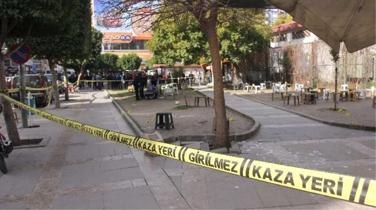Adana\'daki Mahkeme Çıkışı Silahlı Kavga