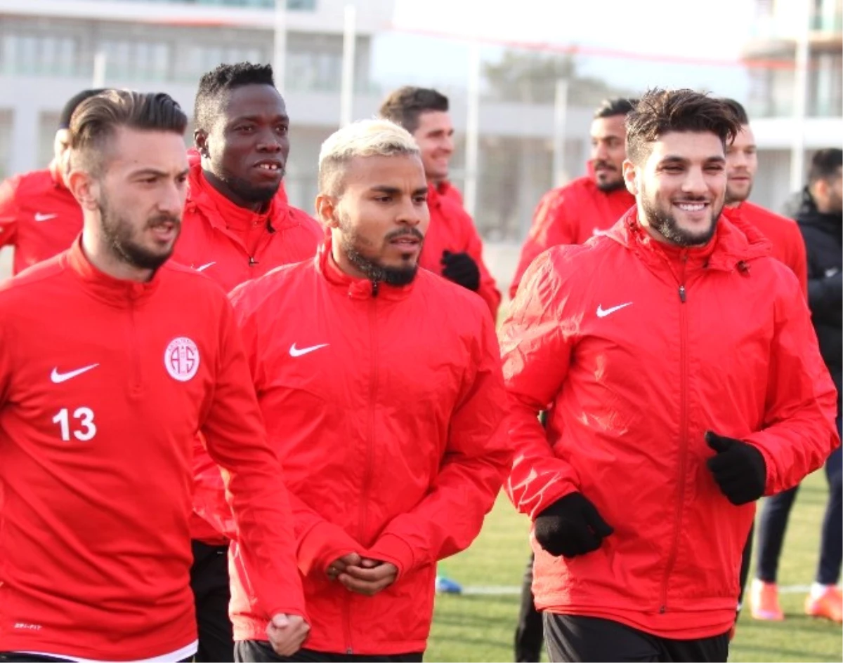 Antalyaspor, Aytemiz Alanyaspor Maçının Hazırlıklarına Başladı