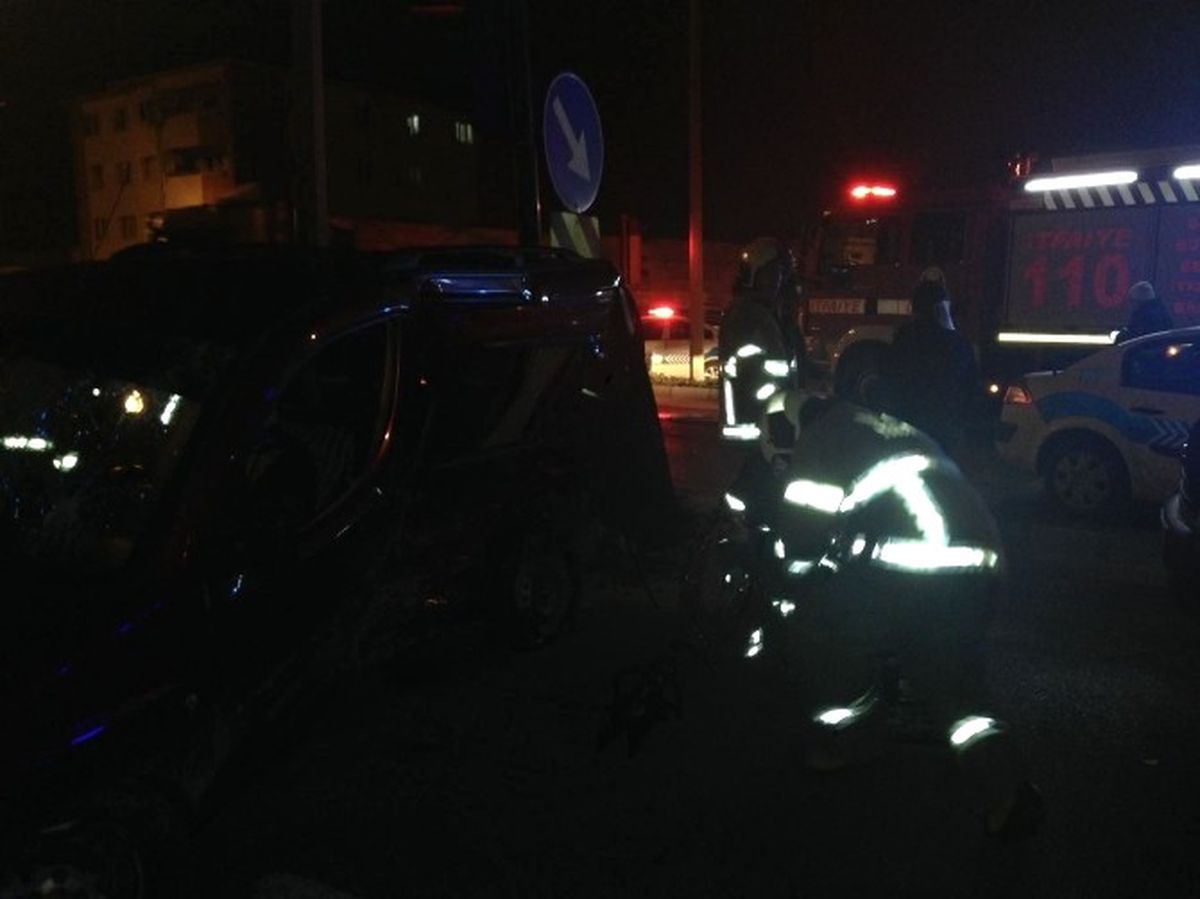 Bandırma\'da Trafik Kazası : 3 Yaralı