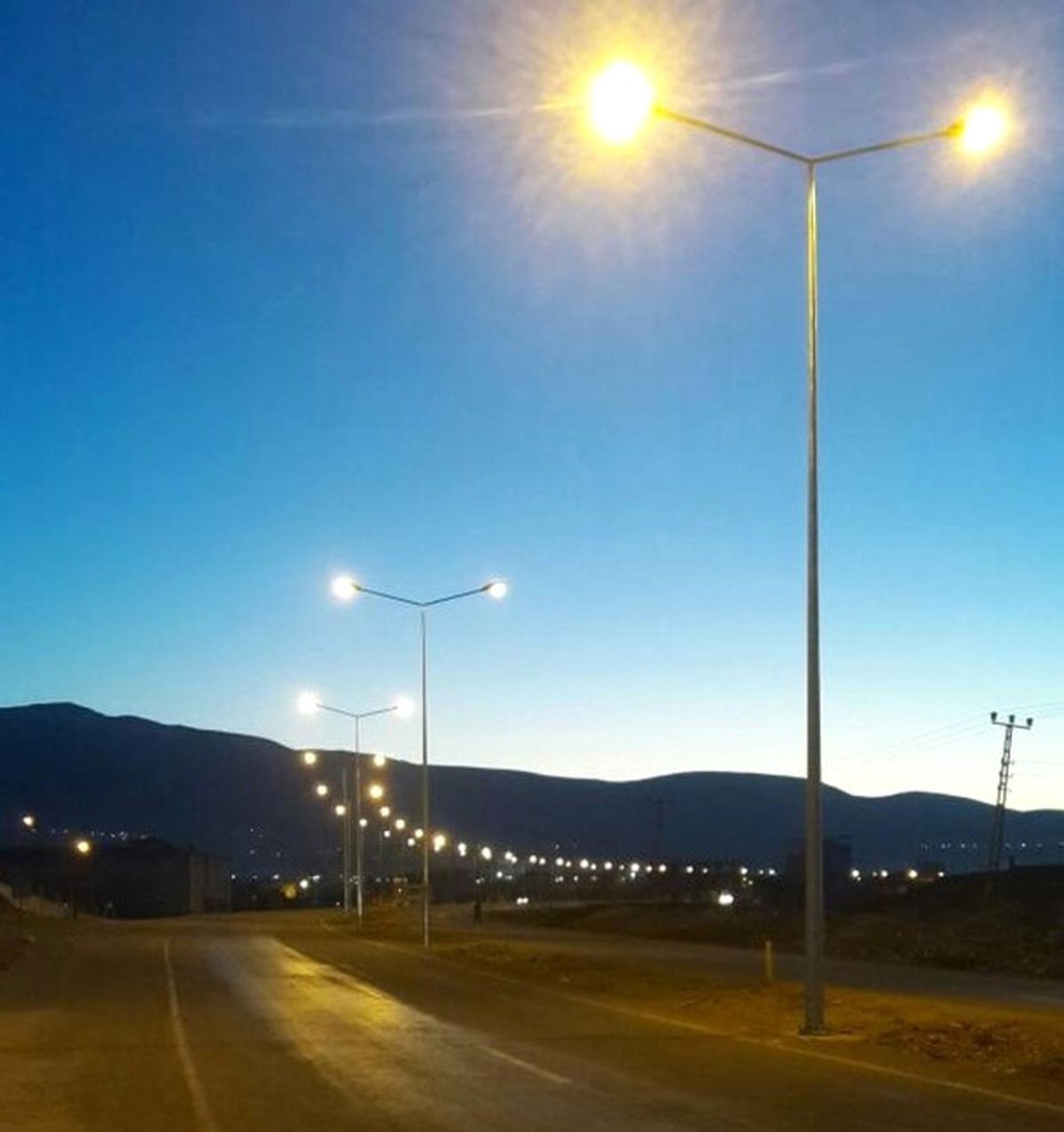 Dicle Elektrik Dağıtım Kurtalan Çevre Yolunu Aydınlattı