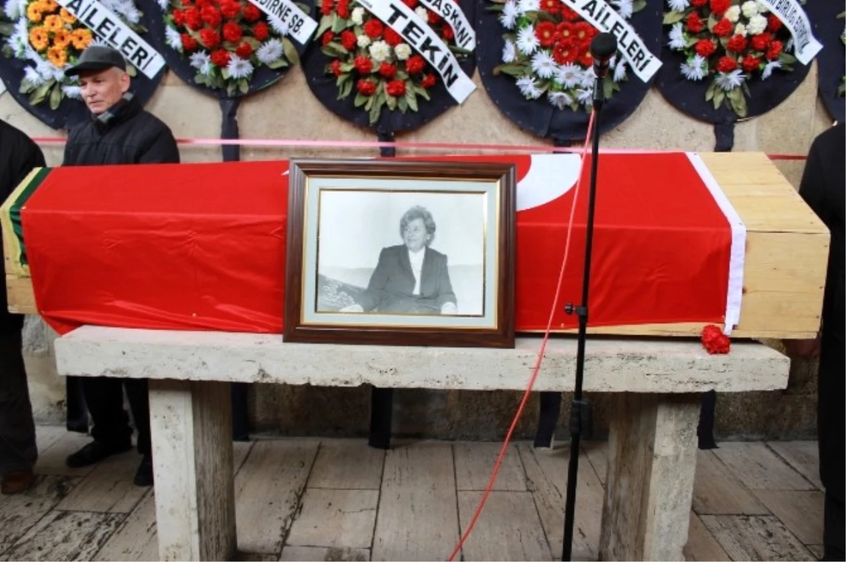 Edirne\'nin İkinci Kadın Milletvekili Türkan Seçkin Hayatını Kaybetti