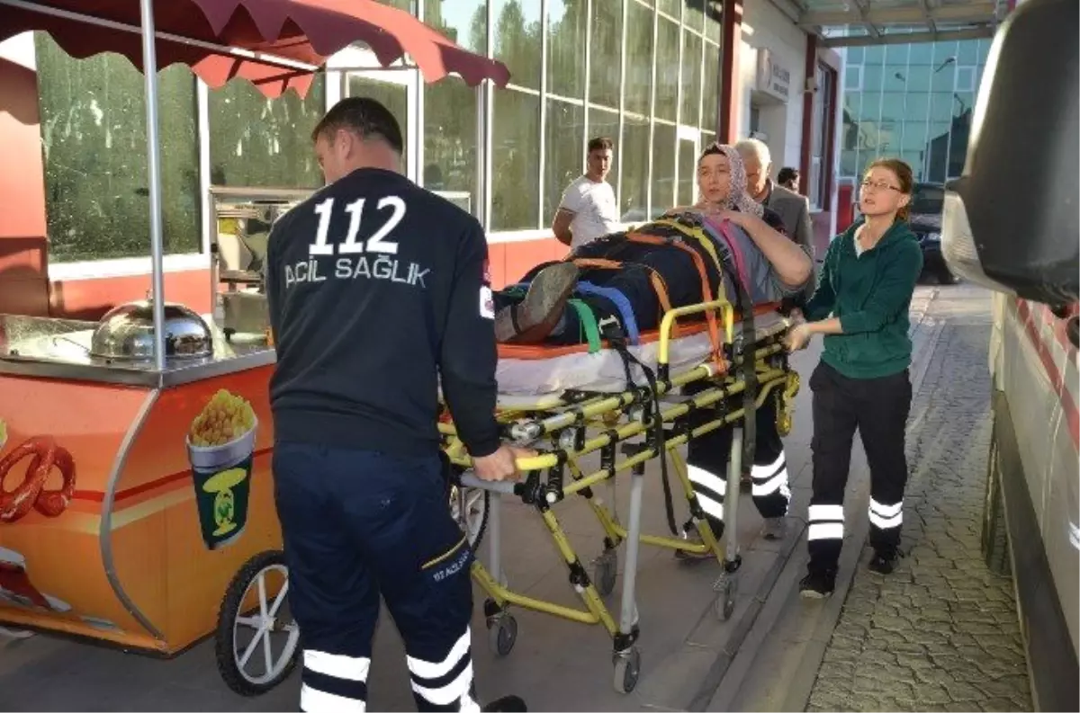 Fatsa\'da Tarım Aracı Otomobille Çarpıştı: 1 Yaralı