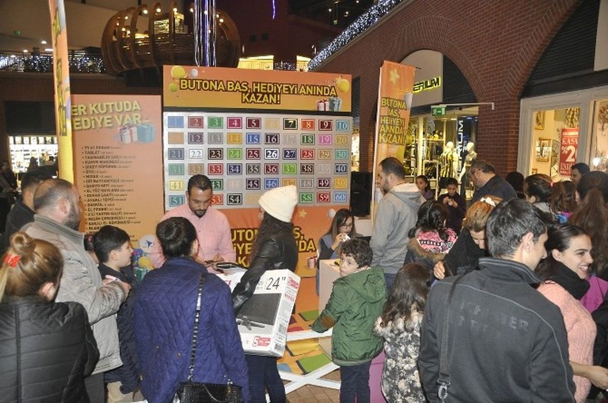 Forum Mersin, Hediye Kutusu Etkinliği Düzenledi