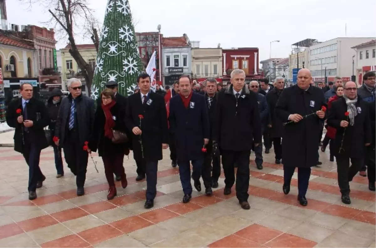 Gazeteci-Yazar Mumcu, Edirne\'de Anıldı