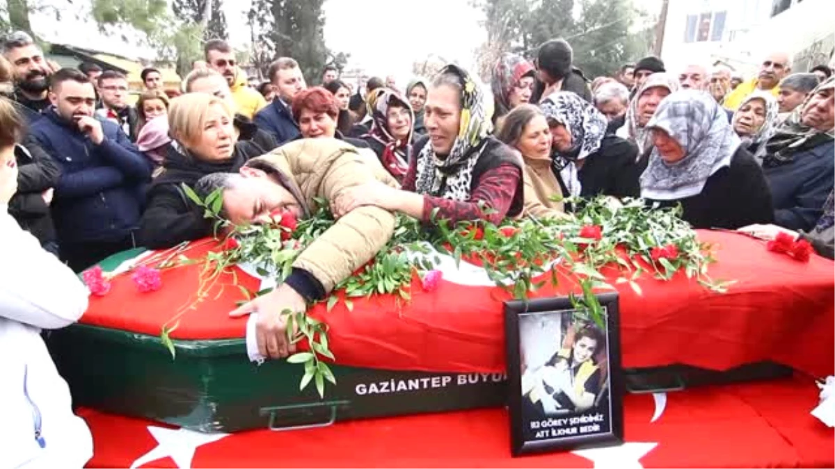 Gaziantep\'teki Trafik Kazası - 112 Acil Sağlık Personeli Bedir Için Tören Düzenlendi