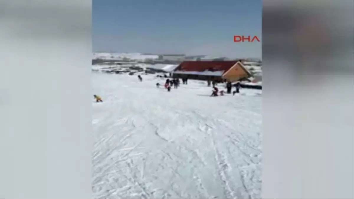 Hakkari - Mehmetçik\'ten Yüksekovalı Çocuklara Kayak Eğitimi