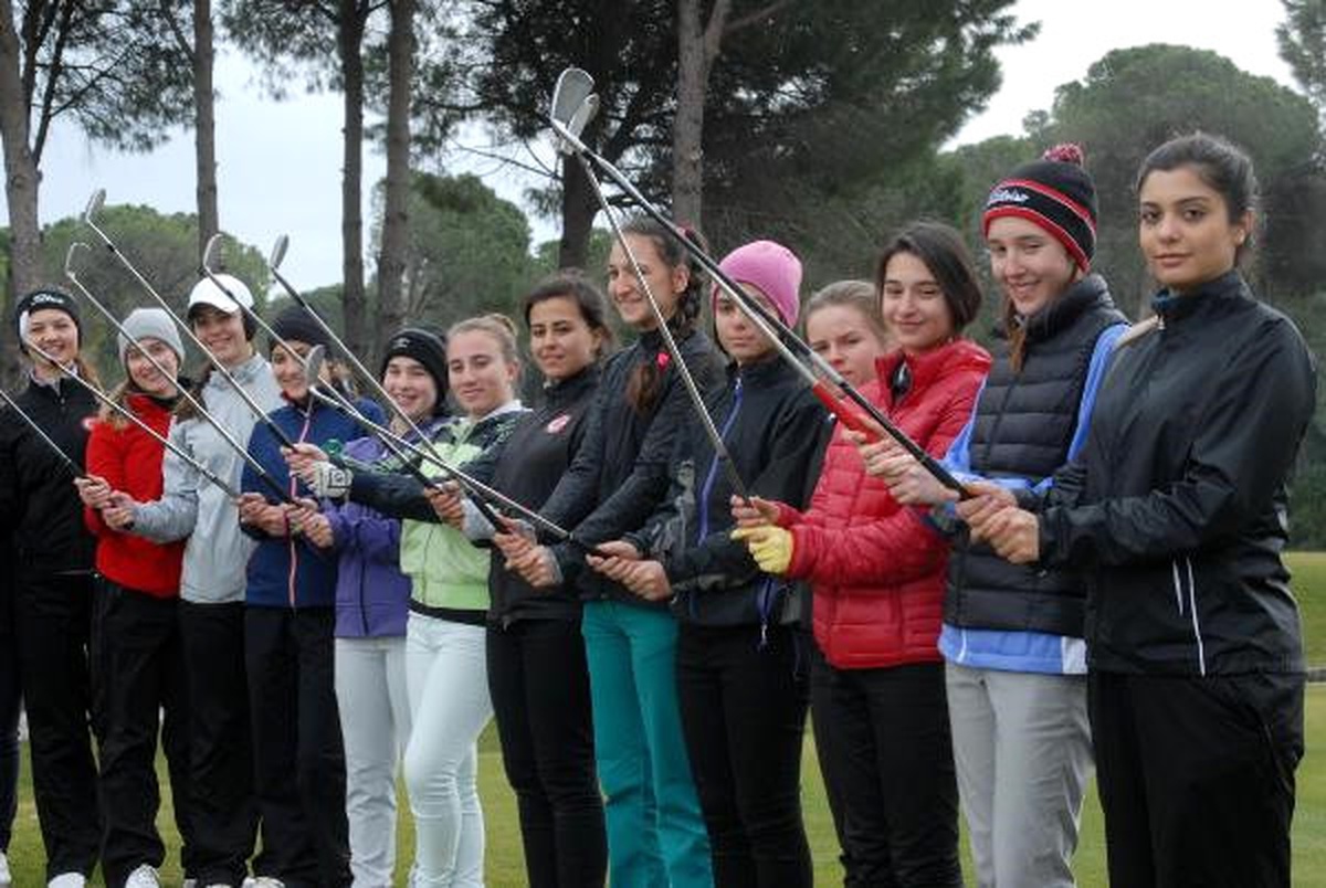 Kadınlar Golf Milli Takımı Antalya\'da Kampa Girdi