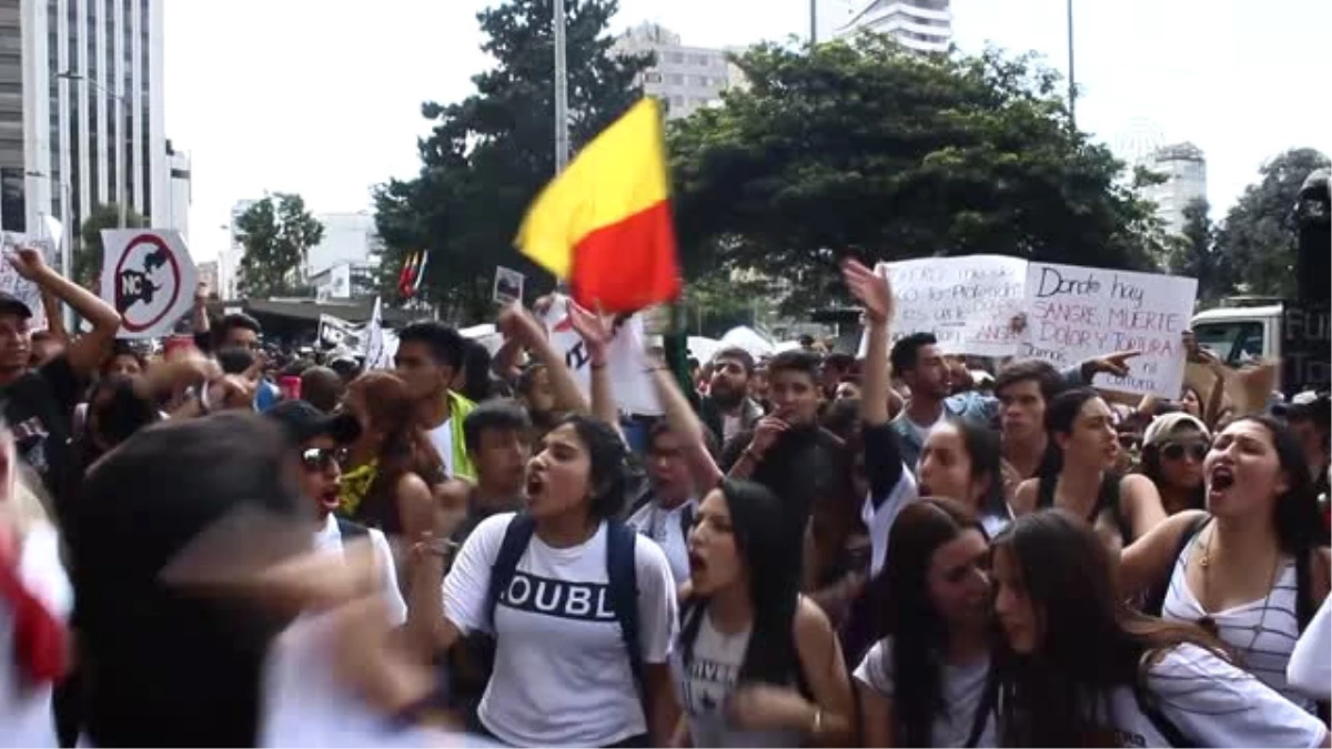 Kolombiya\'da Boğa Güreşleri Protesto Edildi