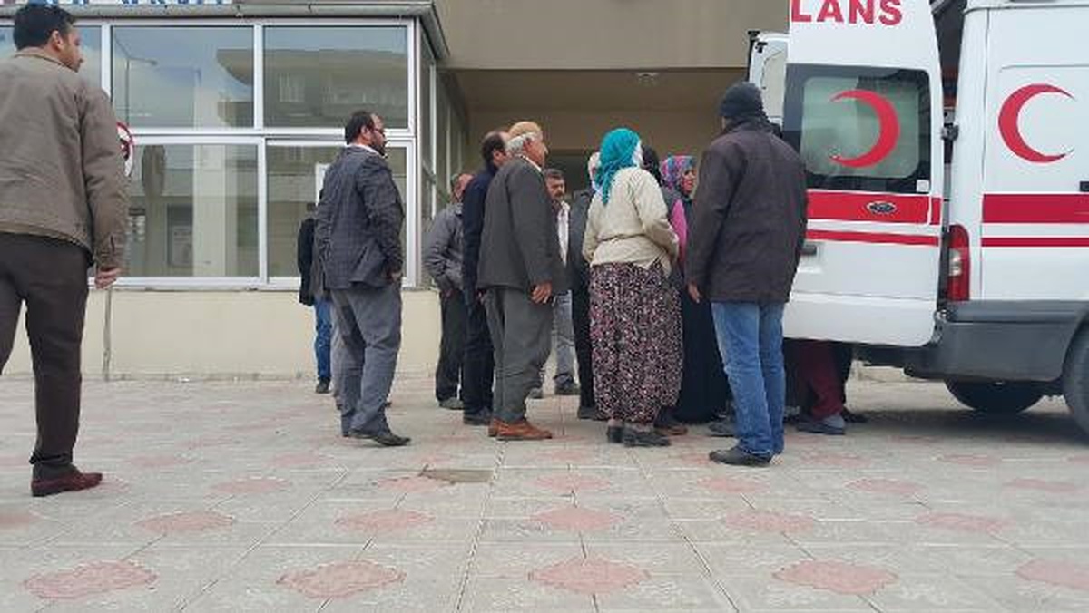Kolunu Gübre Serpme Makinesine Kaptırdı