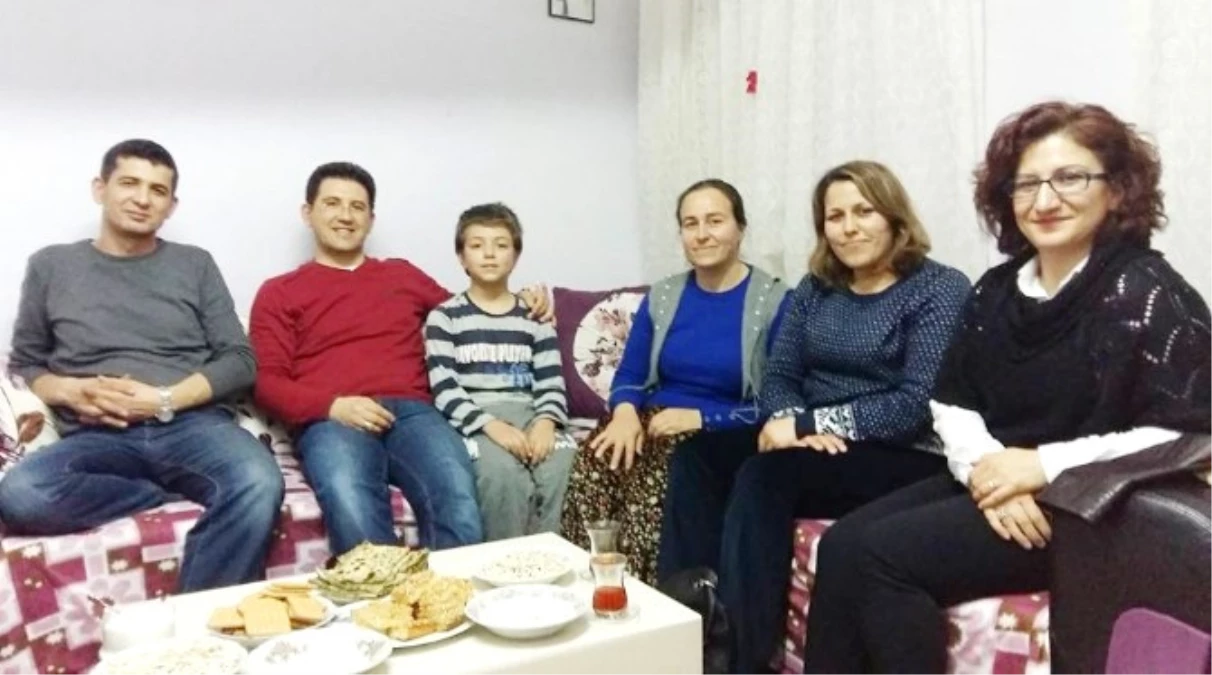 Milas\'ta Öğretmenlerden Öğrencilere Evlerinde Ziyaret