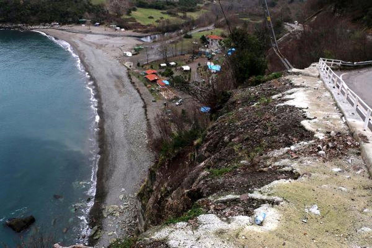Nişanlı Çift, Tartıştıkları 100 Metrelik Uçurumdan Düşerek Öldü (2)