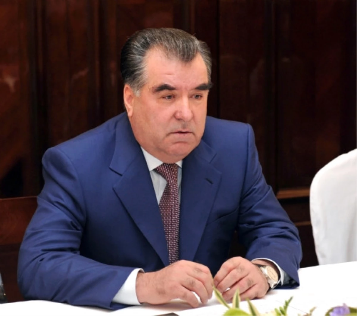 Tacikistan\'da Kabine Değişikliği