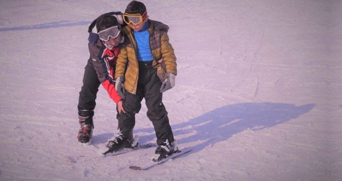 Terörle Mücadele Eden Askerlerden, Yüksekovalı Çocuklara Kayak Eğitimi