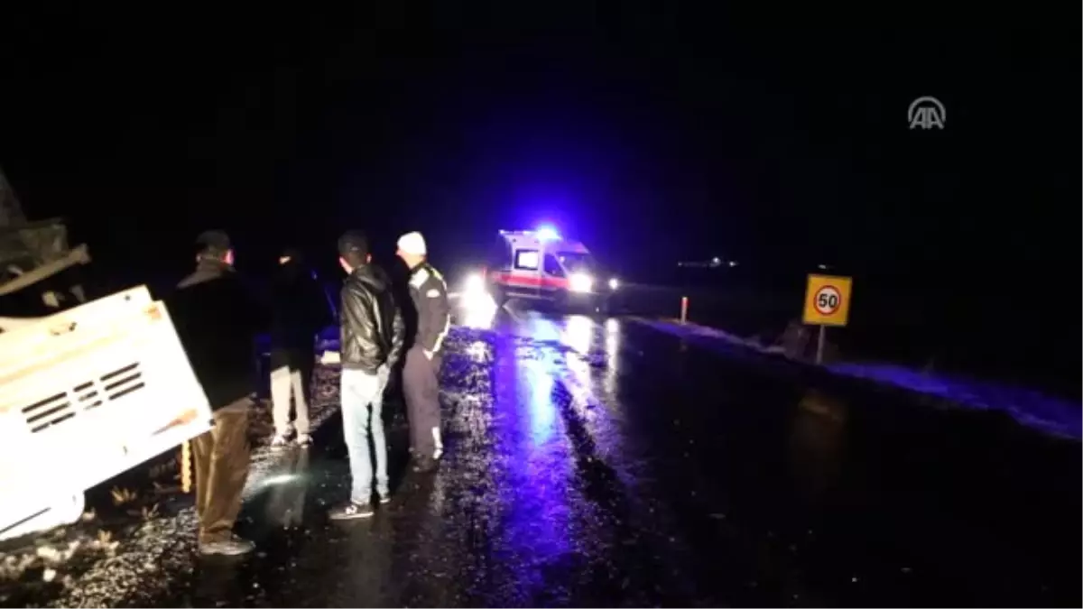 Trafik Kazası: 3 Yaralı