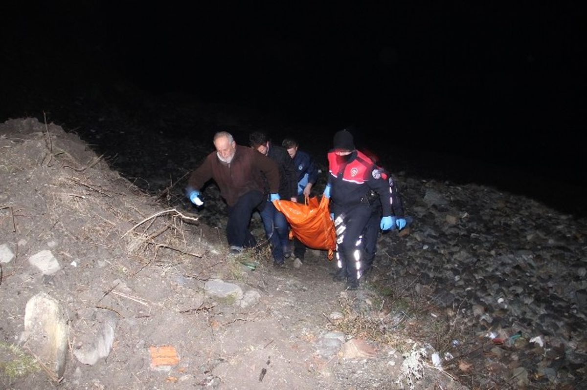 Uçurumdan Düşen Nişanlı Çift Hayatını Kaybetti