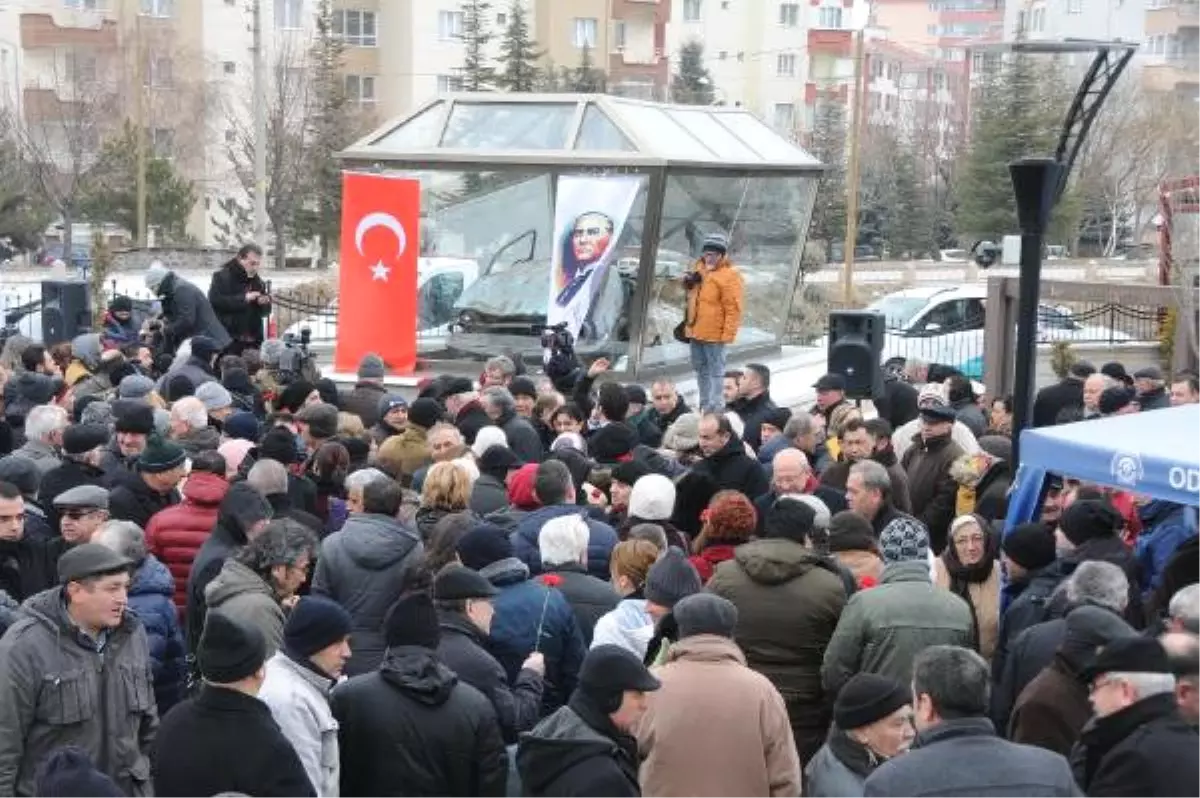 Uğur Mumcu, Bombalanan Otomobilinin Sergilendiği Parkta Anıldı