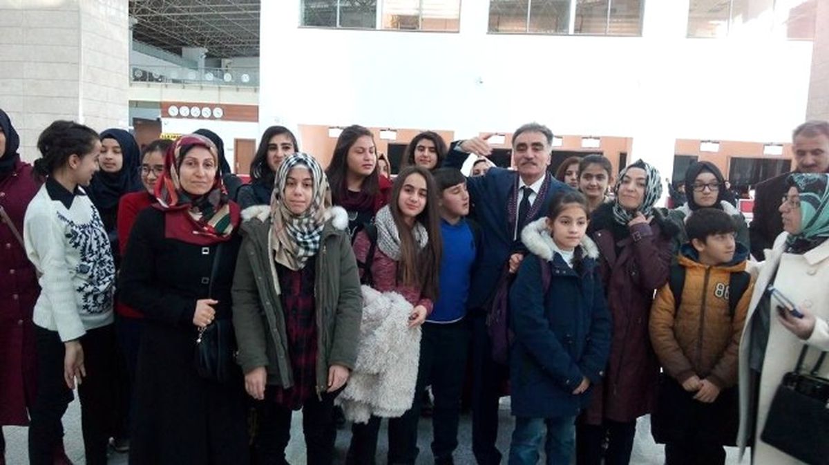 Ak Partiden Başarılı Öğrencilere Moral Gezisi