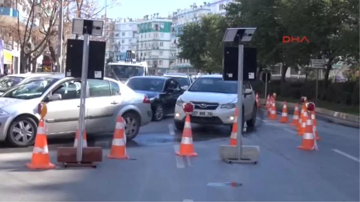 Antalya Patlayan Su Şebekesi Trafiği Aksattı