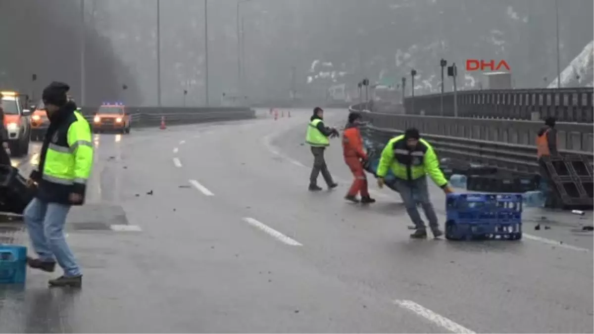 Bolu Tır, Tem\'in Istanbul Yönünü Ulaşıma Kapattı