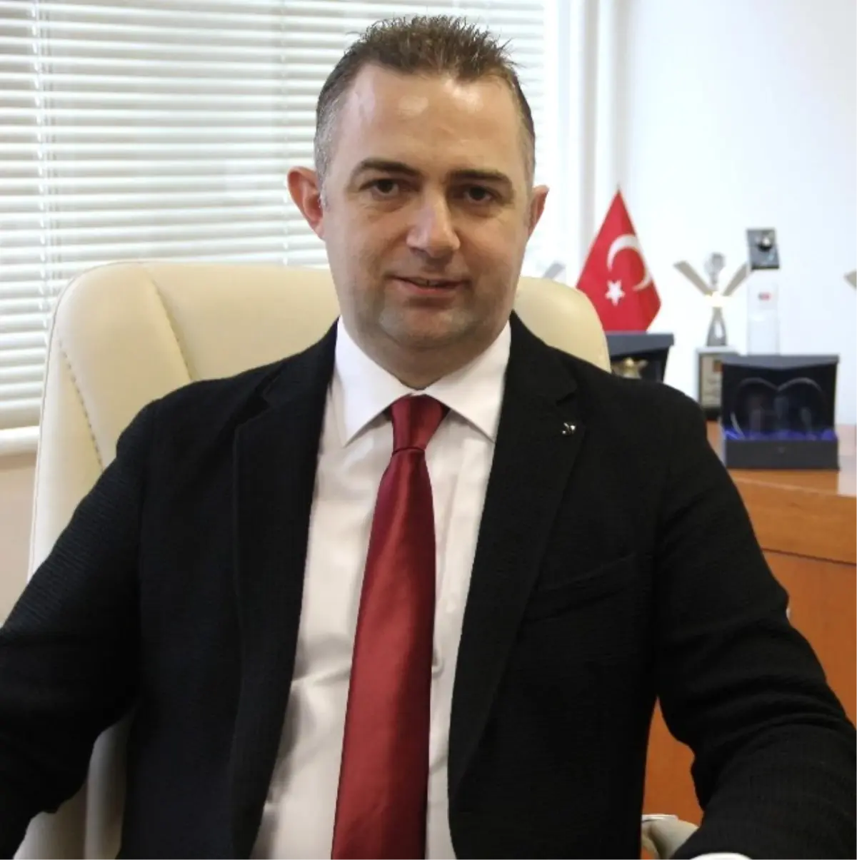 Cumhur Akbulut: "Hak Kaybına Uğramamak İçin Vekille Çalışılmalı"