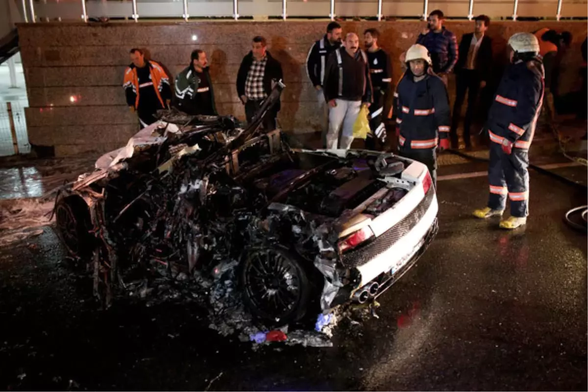 Beyoğlu\'nda Patlama! Alev Topuna Döndü, Kendini Dışarı Zor Attı