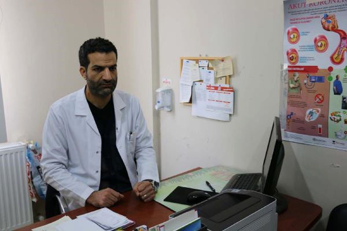 Doktoru Dövüp, Bıçakla Saldırmaya Kalkan Baba ile Oğlu Gözaltına Alındı