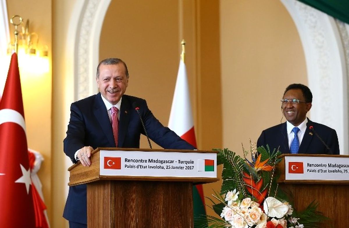 Erdoğan\'dan Madagaskar\'a: "Biz Darbe Yedik Aynı Darbeyi Siz de Yemeyin"