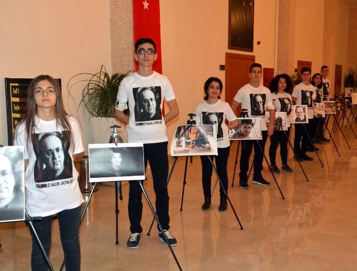 Gazeteci Uğur Mumcu Atatürk Kültür Merkezi\'nde Anıldı