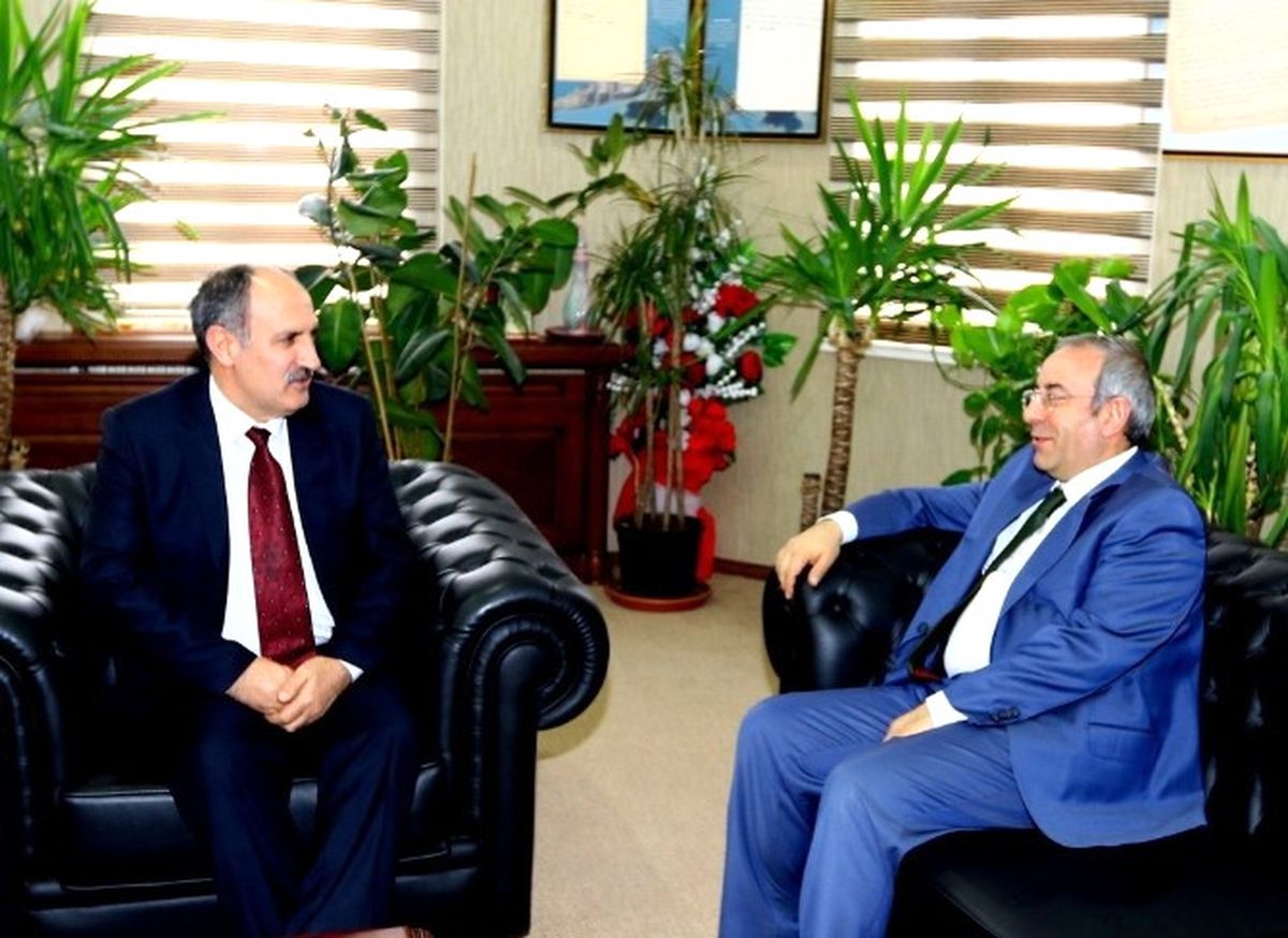 Genel Sekreter Yaşar\'dan Rektör Battal\'a Ziyaret