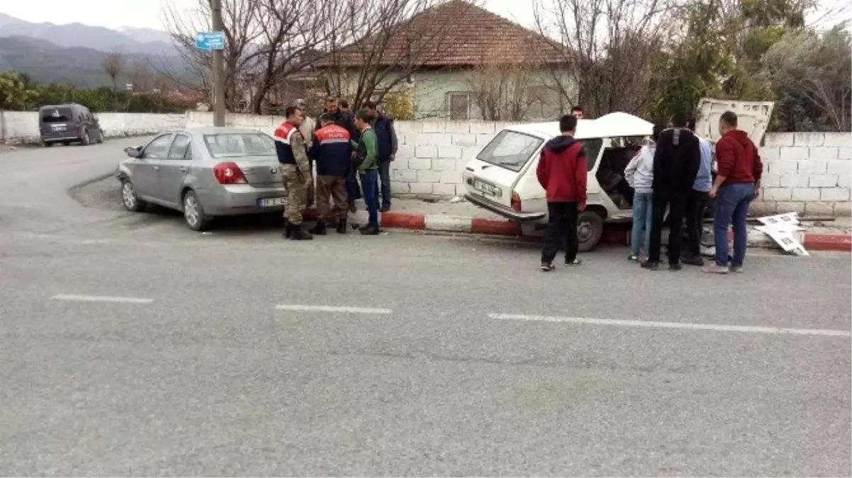 Hatay\'da Kaza: 4 Yaralı