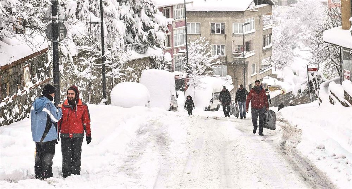 İstanbul\'da Kar Alarmı; Kriz Masası Kuruldu