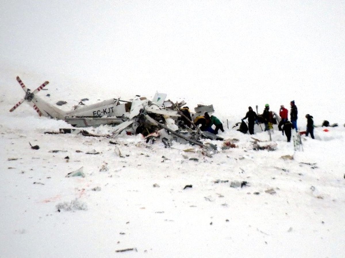 İtalya\'da Kurtarma Helikopteri Düştü: 6 Ölü