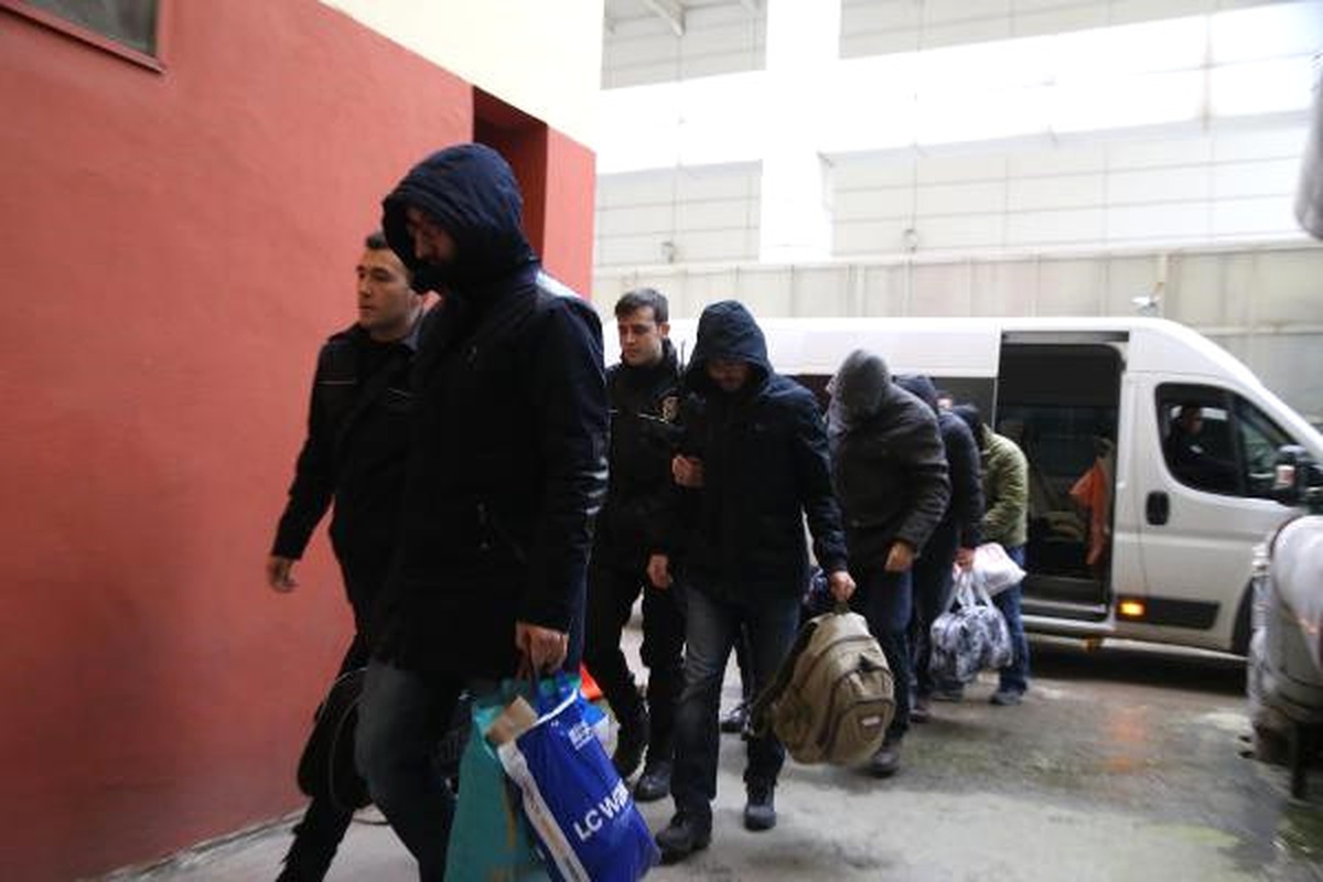 Kocaeli\'deki Fetö Soruşturmasında 8 Kişi Adliyeye Sevk Edildi