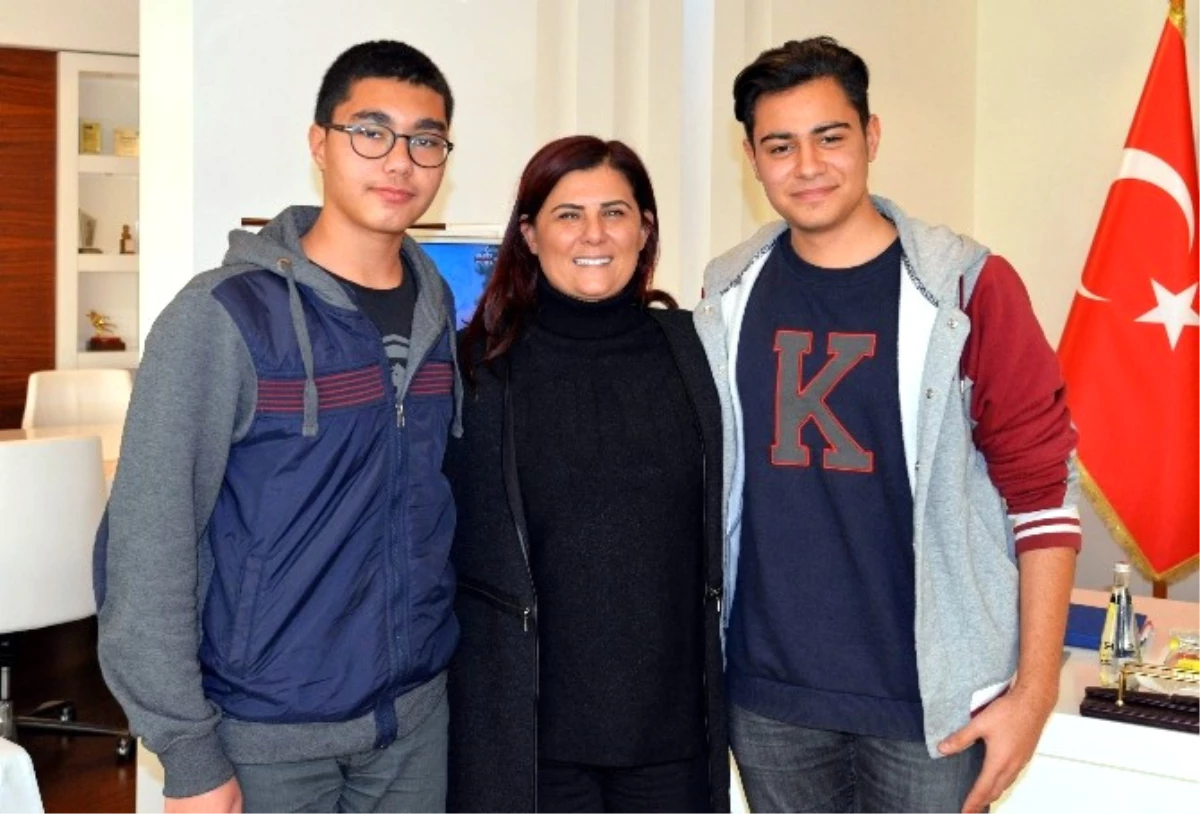 Öğrencilerden Başkan Çerçioğlu\'na Ziyaret