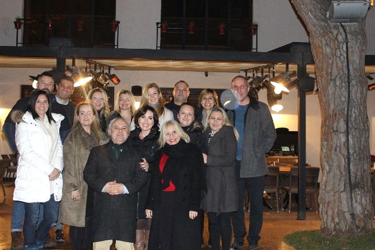 27 Yıl Sonra Sosyal Medya Sayesinde Buluştular