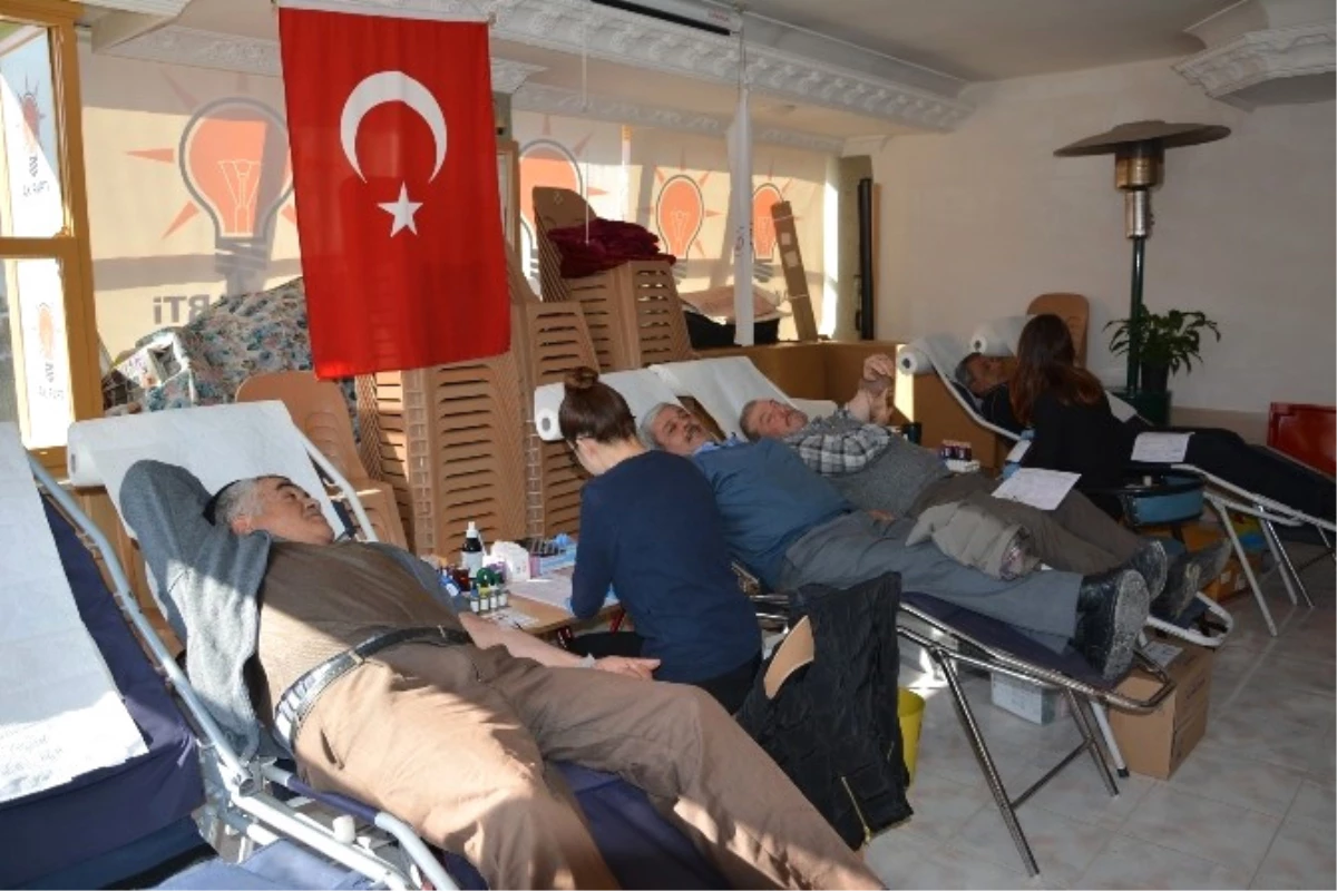 AK Parti Tarsus İlçe Yönetiminden Kan Bağışı