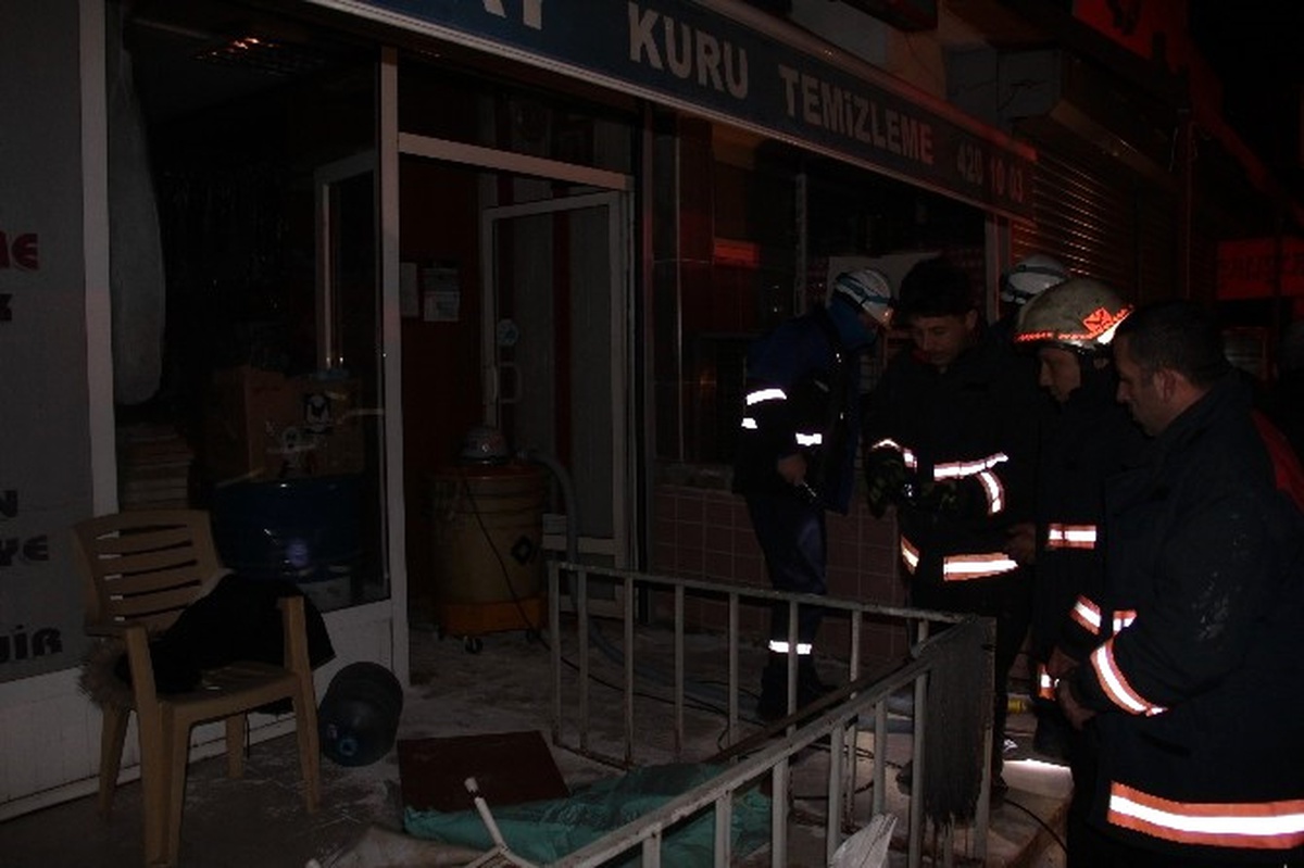 Ataşehir\'de Kimyasal Madde Zehirlenmesi: 4 Yaralı