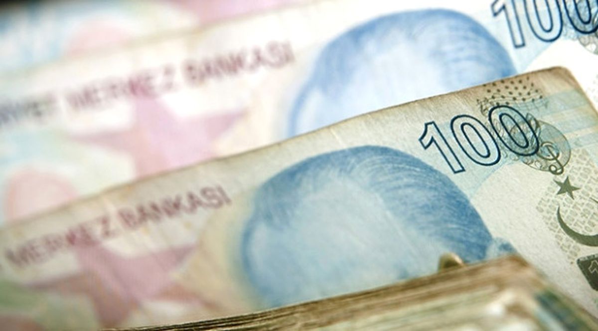 Atm\'de Bulduğu Parayı Sahibine Teslim Etti