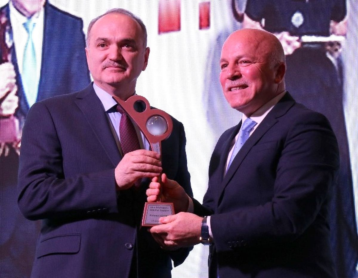 Başkan Sekmen "Yılın Belediye Başkanı" Seçildi