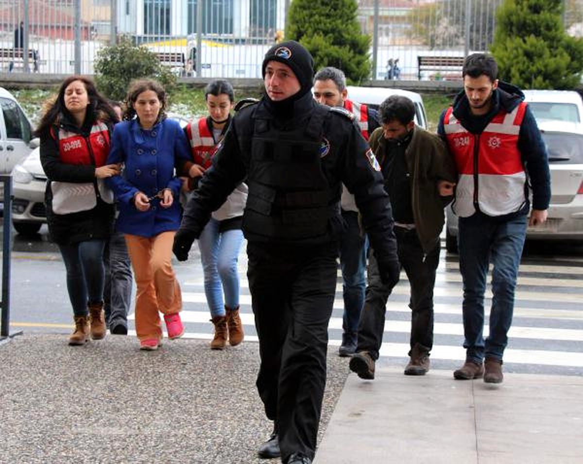 Bebeğini Denize Atan Anne ve Sevgilisine Tutuklama Talebi...