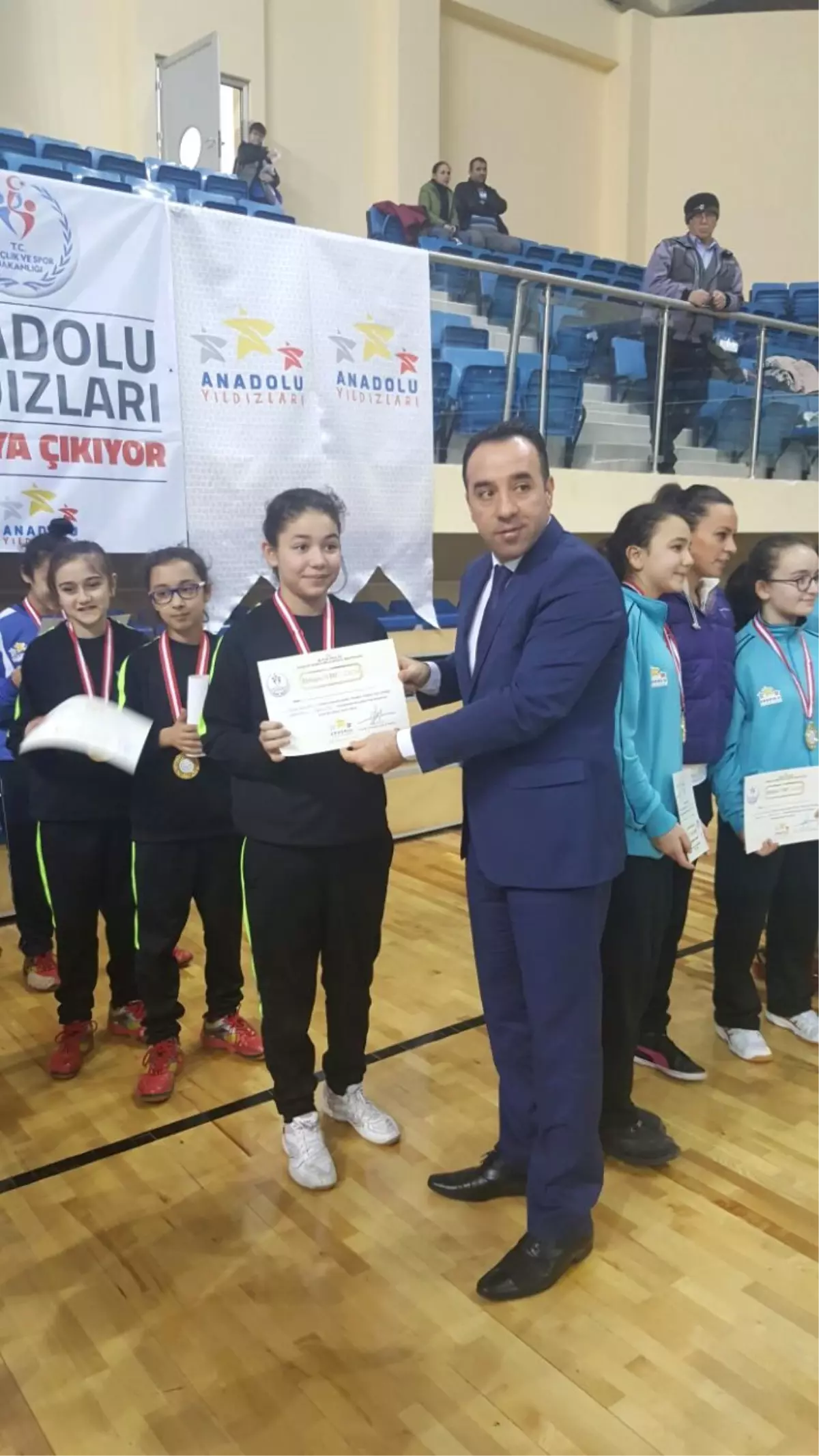 Bir Başarı da Badmintondan