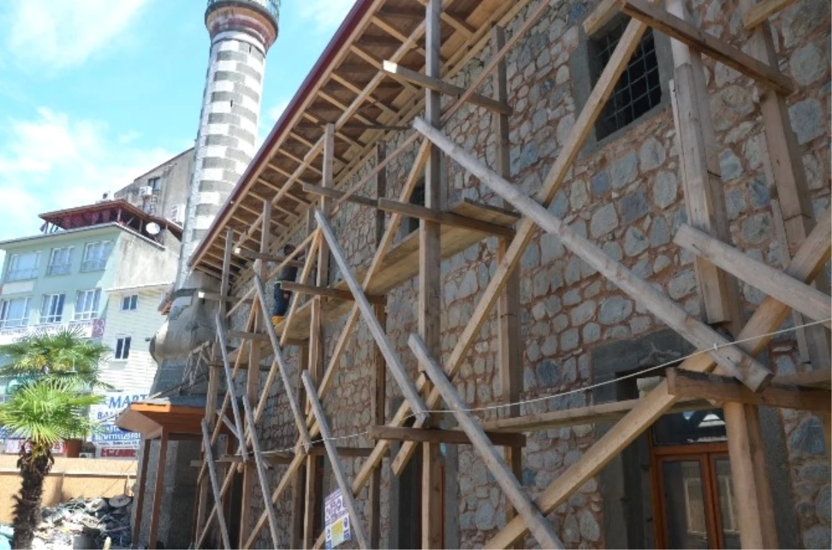 Çayeli\'nde 300 Yıllık Caminin Restorasyonunda Sona Gelindi