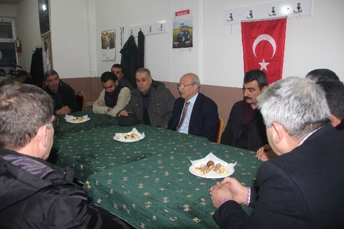 CHP\'li Çakırözer \'Hayır\' İçin Dernekleri Dolaşmaya Devam Ediyor