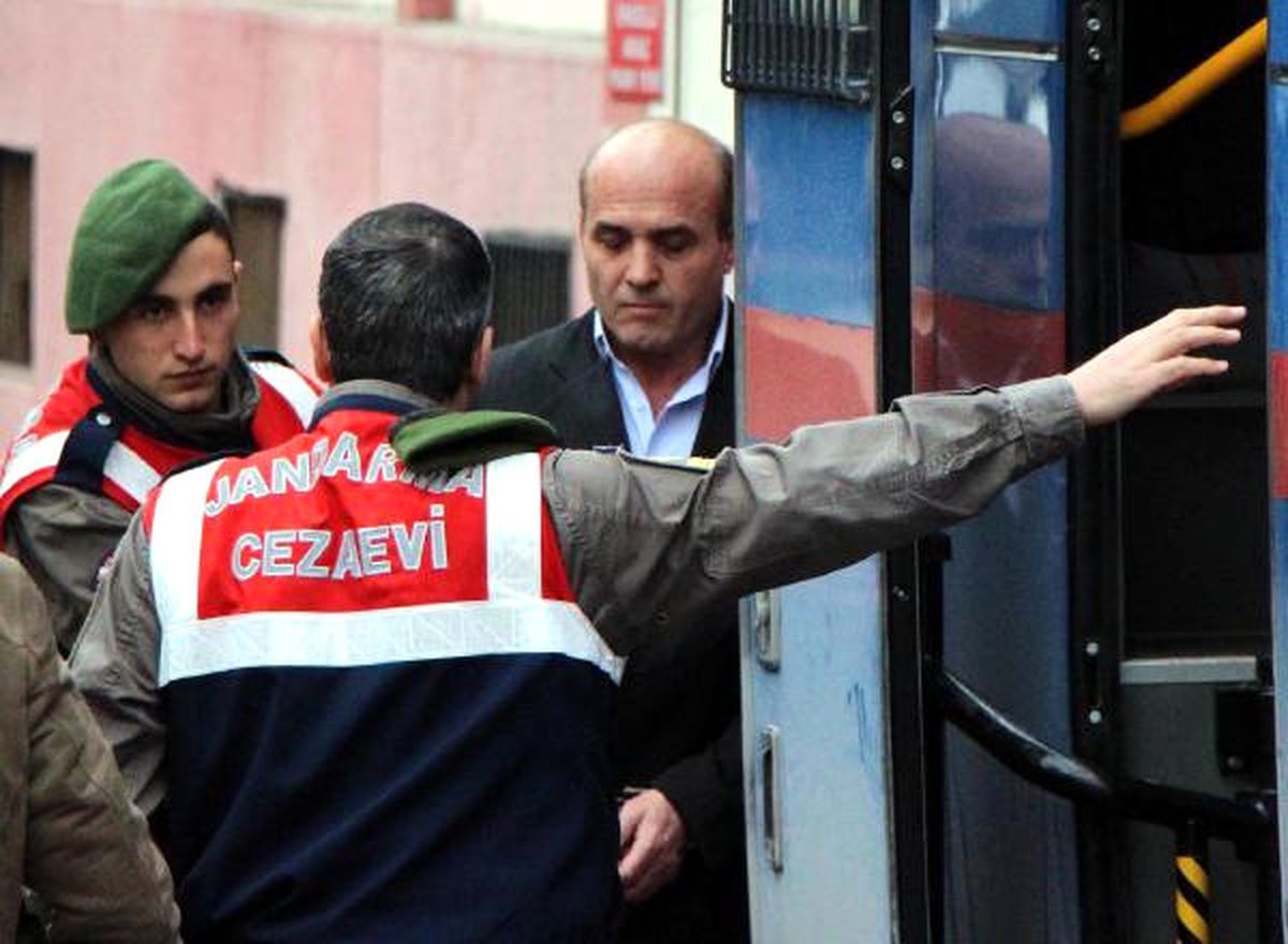 Cinsel İstismar Sanığının Tahliye Edildiğini Görünce Ağladılar